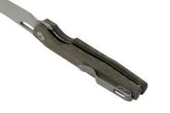 Kizer Genie V4545C1, Green Micarta, 154CM, Couteau De Poche, Gage Design 11 Kizer Genie V4545C1, Green Micarta, 154CM, Couteau De Poche, Gage Design -Spyder Couteau Magasin KZV4545C1 04 kizer