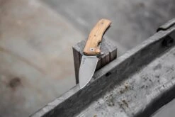 LionSteel KUR UL Couteau De Poche, Bois D'olivier -Spyder Couteau Magasin LI KUR UL 20 sfeerfoto