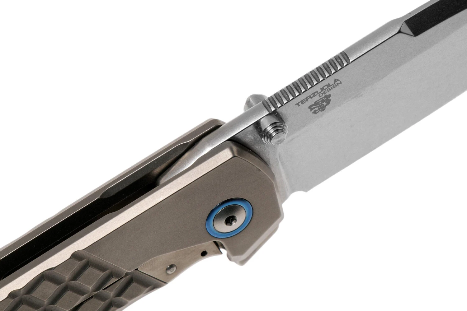 MKM Maximo MM-T Sandblasted Titanium Couteau De Poche, Bob Terzuola Design 8 MKM Maximo MM-T Sandblasted Titanium Couteau De Poche, Bob Terzuola Design – Image 6