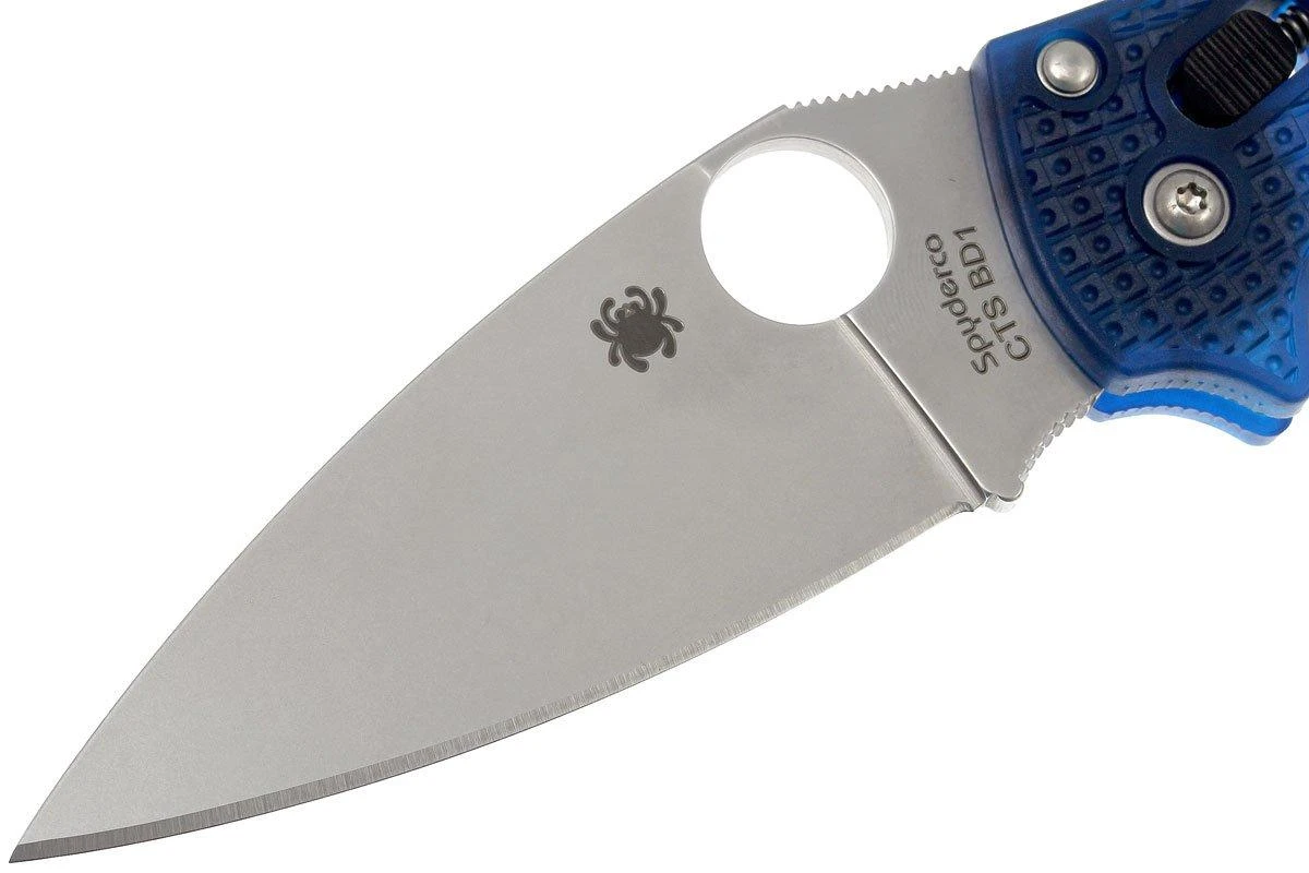 Spyderco Manix 2 Translucent Blue PE - C101PBL2 5 Spyderco Manix 2 Translucent Blue PE - C101PBL2 – Image 3