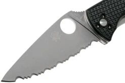 Spyderco Tenacious Lightweight C122SBK FRN Serrated Couteau De Poche -Spyder Couteau Magasin SPC122SBK 03 spyderco