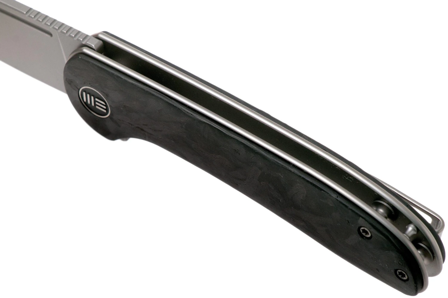 WE Knife Saakshi WE20020C-1 Stonewashed, Carbonfiber Couteau De Poche 9 WE Knife Saakshi WE20020C-1 Stonewashed, Carbonfiber Couteau De Poche – Image 7